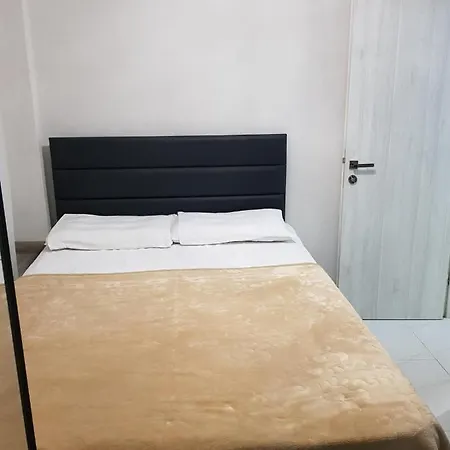 D&b 3 Paralía
