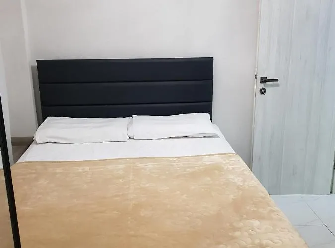 D&b 3 Paralía