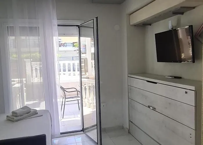 D&b 3 Paralía